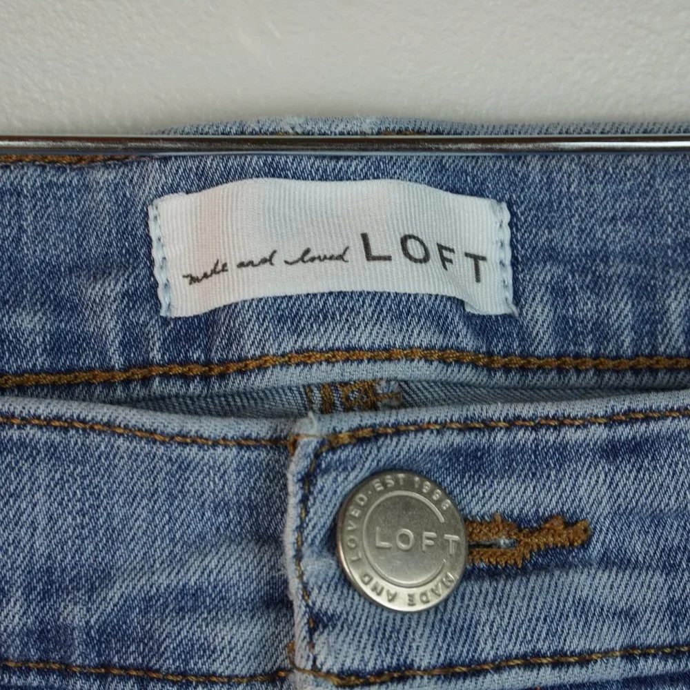 Loft High Rise Light Wash Skinny Two Toned Raw Hem Jeans‎ Size 31/12